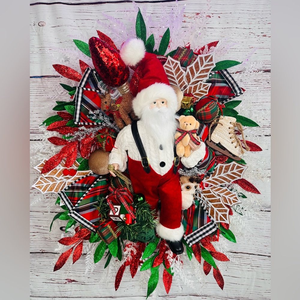 Festive Santa Claus Holiday Wreath - Red and Green